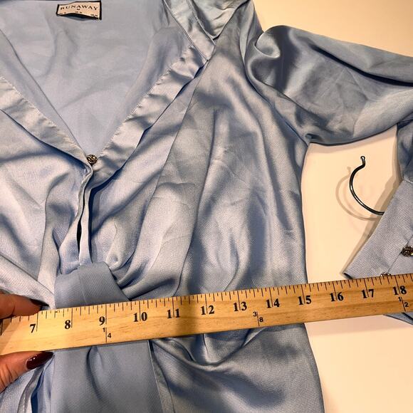 Chic Light Blue Mini Dress with Knot Detail - Picture 10 of 12